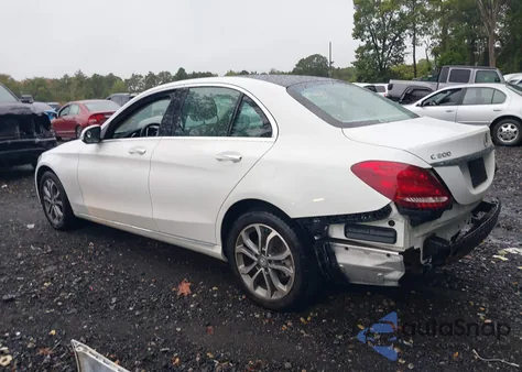 2015 Mercedes-Benz C 300 4Matic из США, поврежденный, VIN 55SWF4KB6FU021748